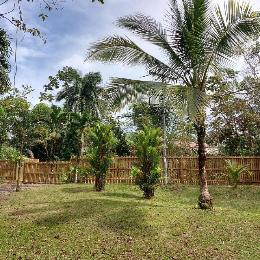 Casa Oceana Bed & Breakfast Bocas del Toro Exterior photo