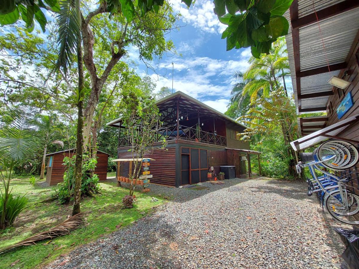 Casa Oceana Bed & Breakfast Bocas del Toro Exterior photo
